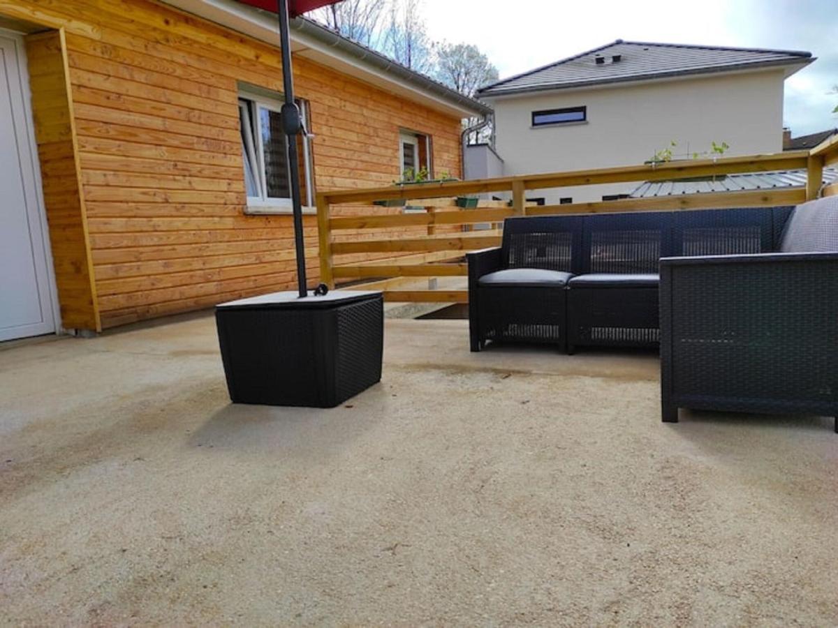 Cozy Holiday Home In Givonne Екстер'єр фото