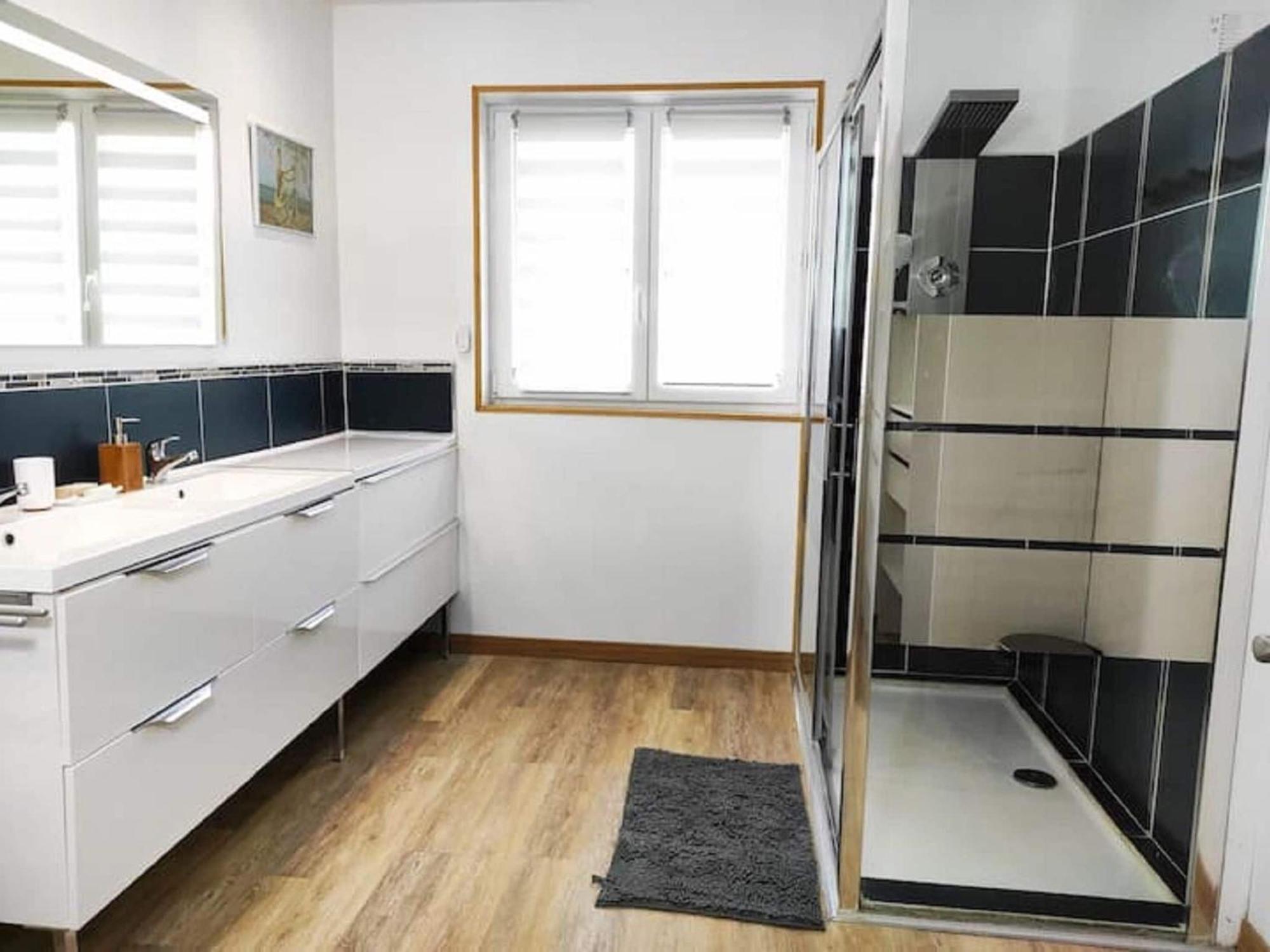 Cozy Holiday Home In Givonne Екстер'єр фото
